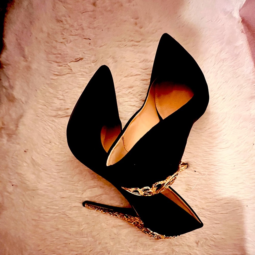 JustFab…size 11 black high heels shoe with Gold chain design on the heels.